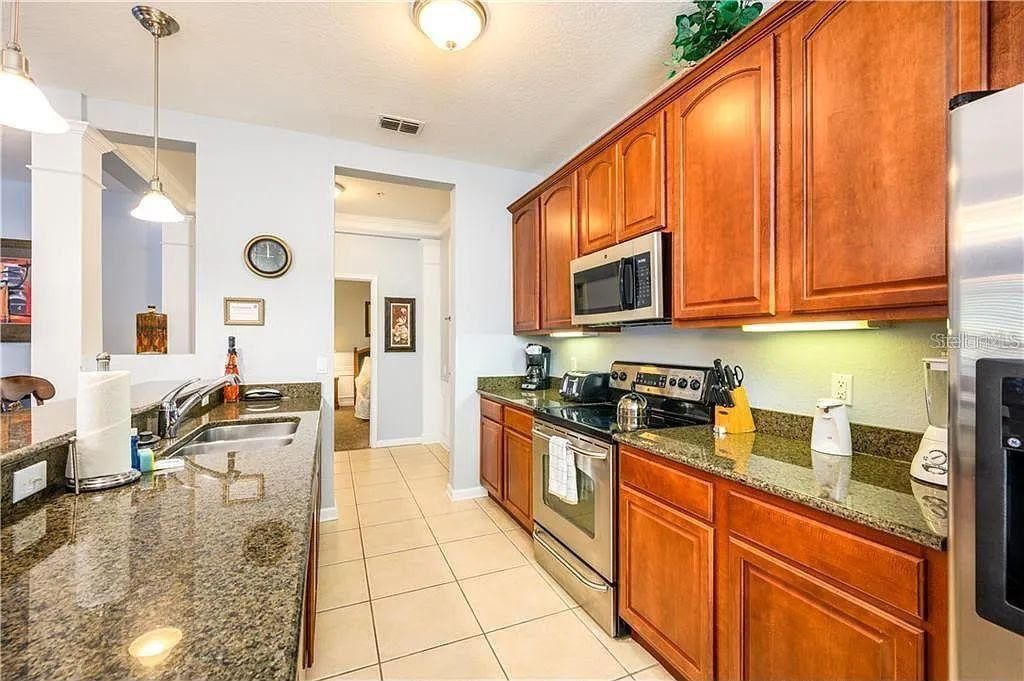 Image 2 of property listing at 5037 SHOREWAY LOOP 10602, Orlando, FL 32819