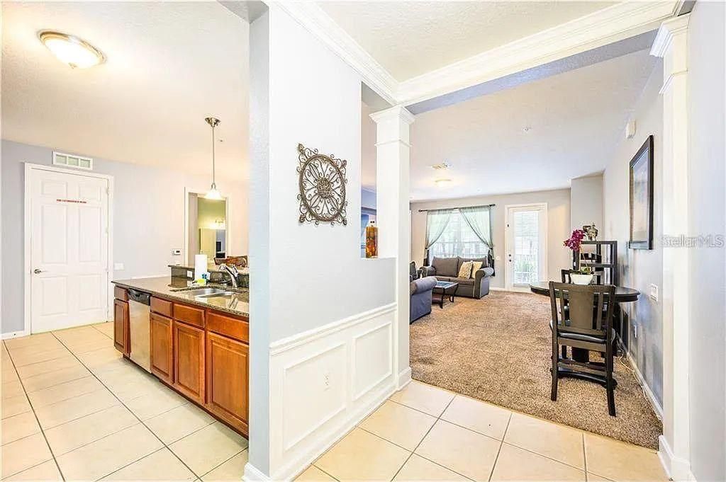 Image 4 of property listing at 5037 SHOREWAY LOOP 10602, Orlando, FL 32819