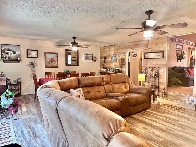 701 W Comanche Avenue, Rush Springs, OK 73082