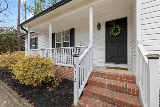 913 E Sanders Street, Four Oaks, NC 27524