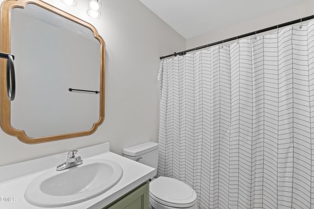 913 E Sanders Street, Four Oaks, NC 27524