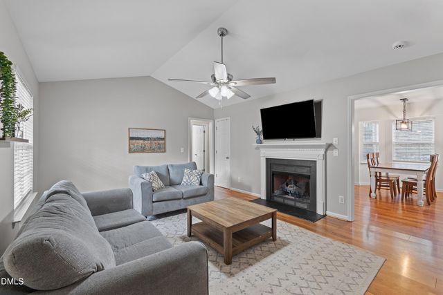 913 E Sanders Street, Four Oaks, NC 27524