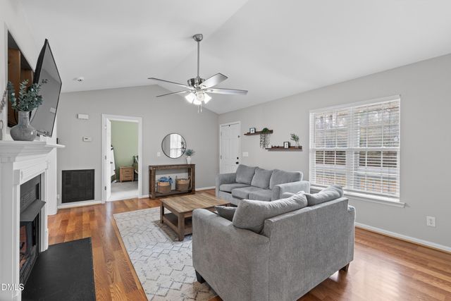 913 E Sanders Street, Four Oaks, NC 27524