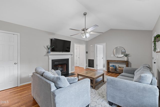 913 E Sanders Street, Four Oaks, NC 27524