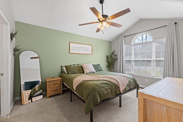 913 E Sanders Street, Four Oaks, NC 27524