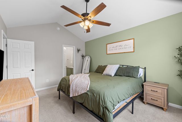 913 E Sanders Street, Four Oaks, NC 27524