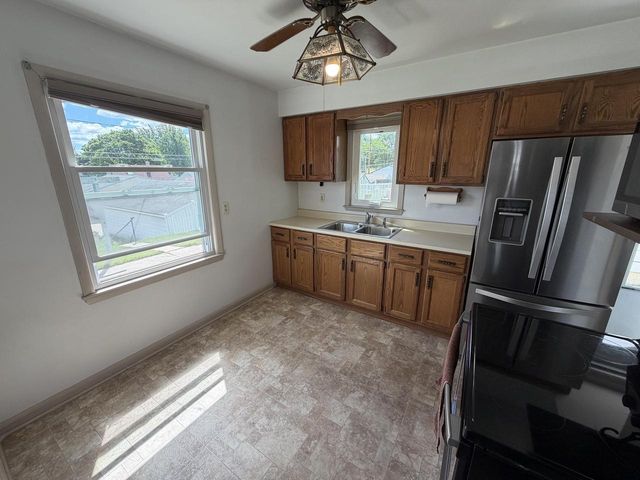 2850 S 50th STREET, Milwaukee, WI 53219