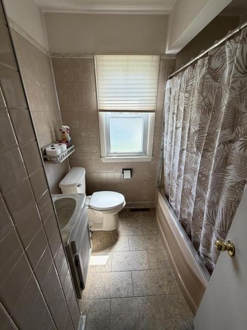 2850 S 50th STREET, Milwaukee, WI 53219