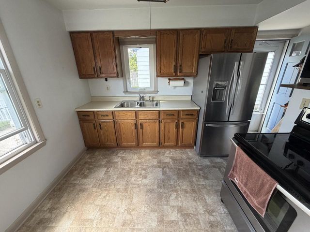 2850 S 50th STREET, Milwaukee, WI 53219