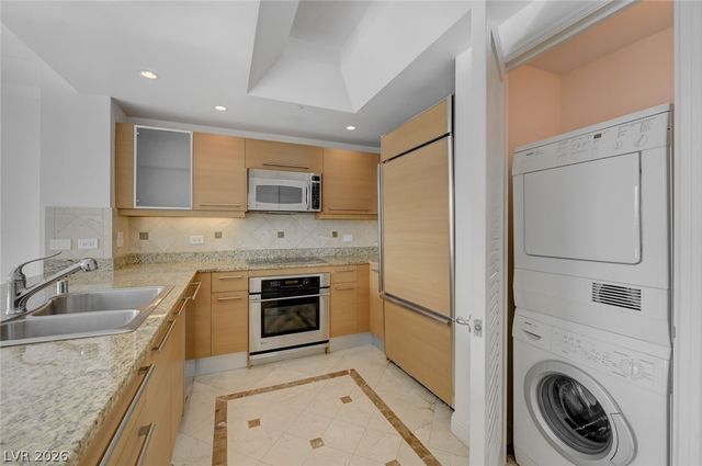 322 Karen Avenue 804, Las Vegas, NV 89109