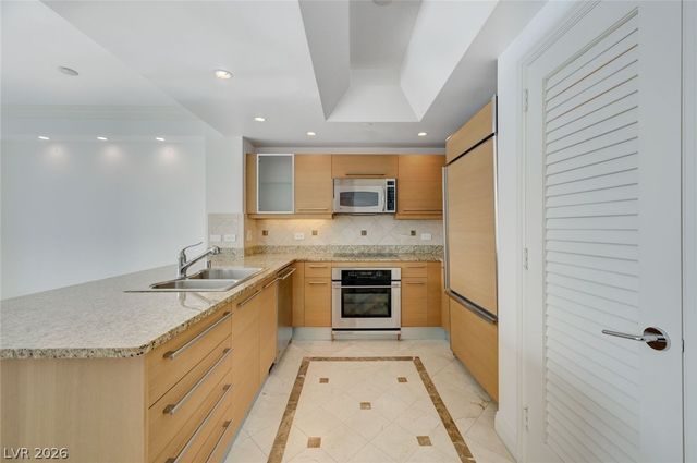 322 Karen Avenue 804, Las Vegas, NV 89109