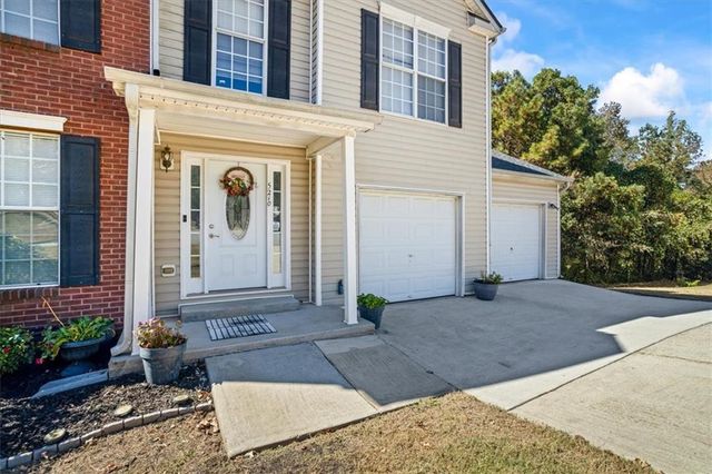 5210 Katherine Village Dr, Ellenwood, GA 30294