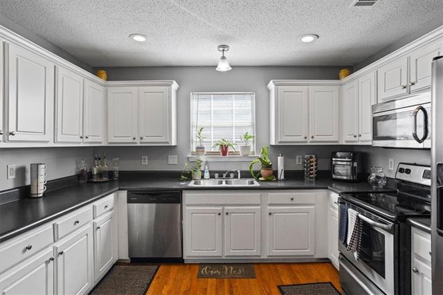 5210 Katherine Village Dr, Ellenwood, GA 30294