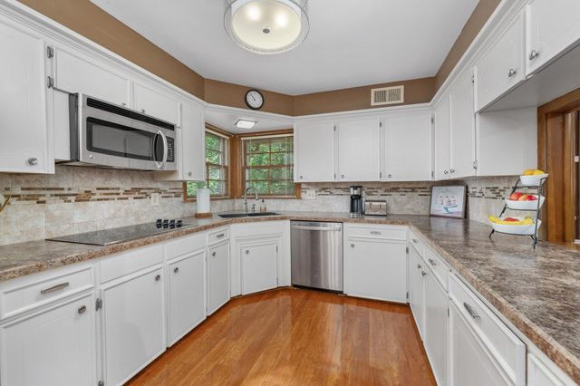 1631 N Glasgow St, Wichita, KS 67206