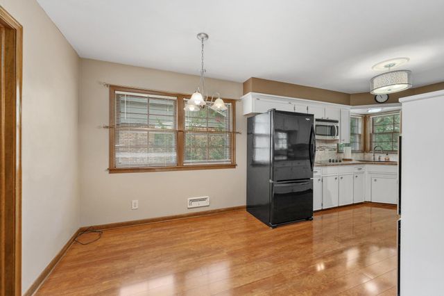 1631 N Glasgow St, Wichita, KS 67206