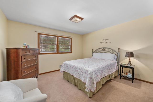 1631 N Glasgow St, Wichita, KS 67206