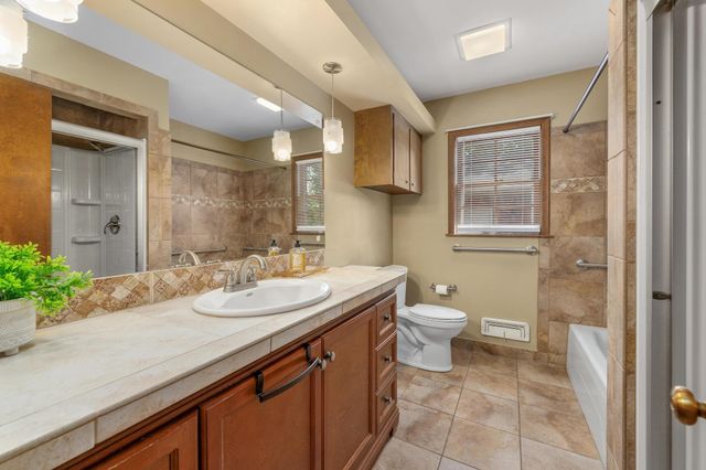 1631 N Glasgow St, Wichita, KS 67206