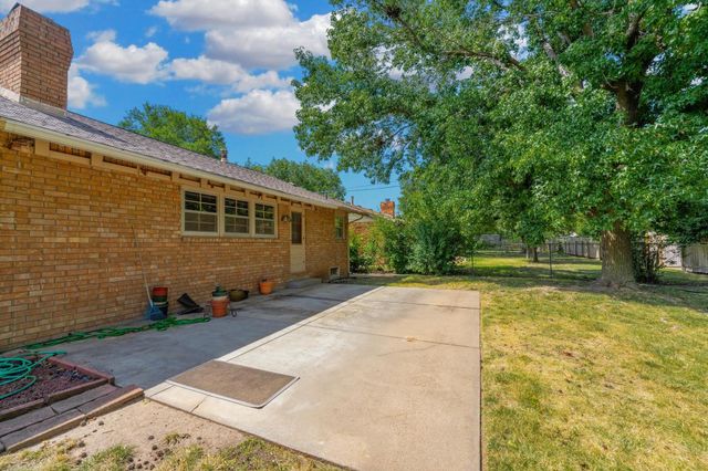 1631 N Glasgow St, Wichita, KS 67206