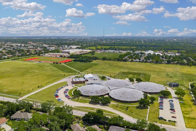 1631 N Glasgow St, Wichita, KS 67206