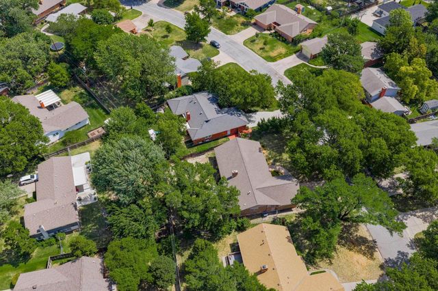 1631 N Glasgow St, Wichita, KS 67206