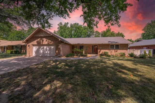 1631 N Glasgow St, Wichita, KS 67206