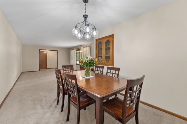 1631 N Glasgow St, Wichita, KS 67206