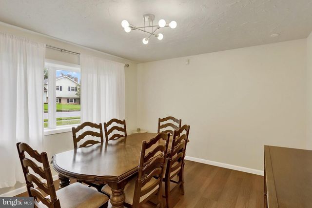 406 CLEARVIEW RD, Hanover, PA 17331