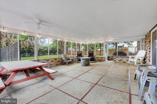 406 CLEARVIEW RD, Hanover, PA 17331