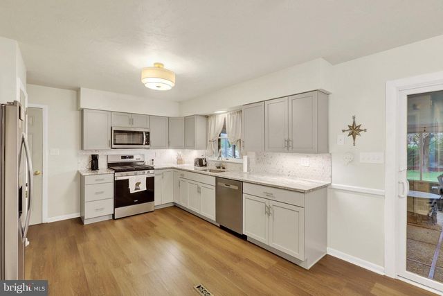 406 CLEARVIEW RD, Hanover, PA 17331