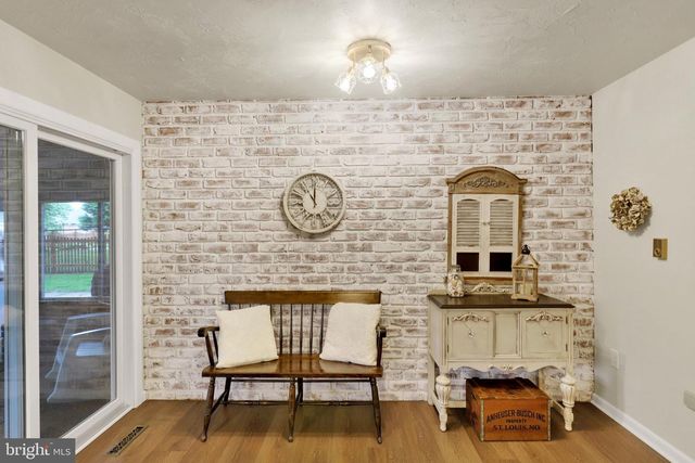 406 CLEARVIEW RD, Hanover, PA 17331