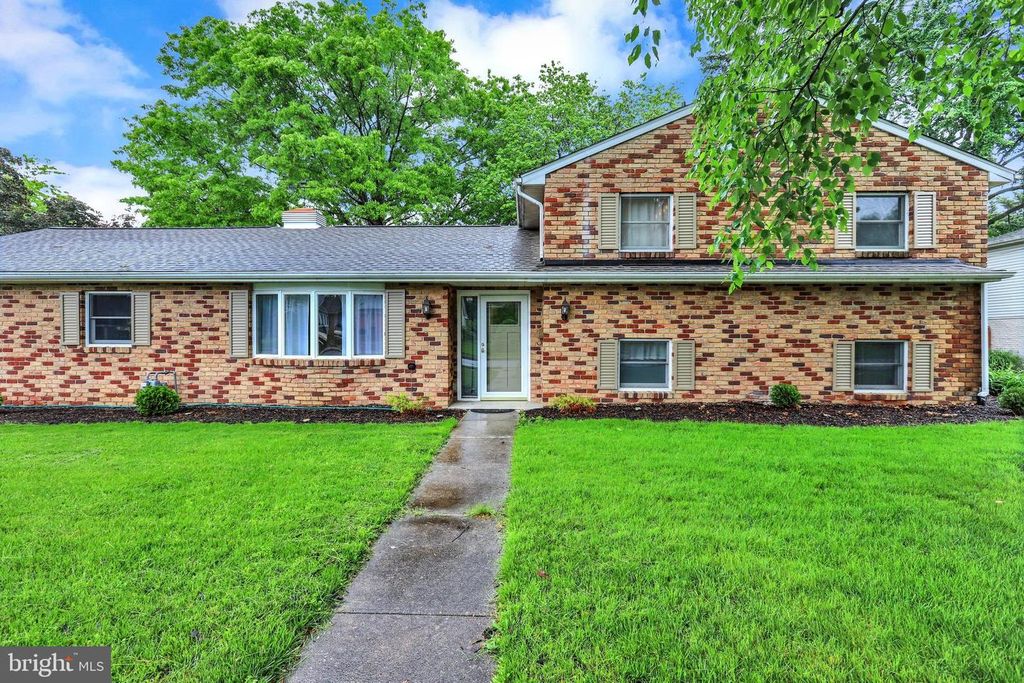 406 CLEARVIEW RD, Hanover, PA 17331