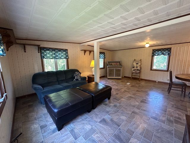 13629 Garden Plain Road, Morrison, IL 61270