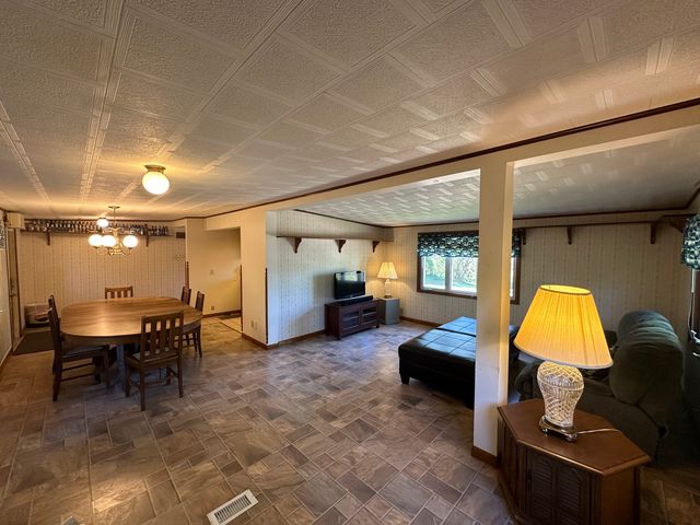 13629 Garden Plain Road, Morrison, IL 61270