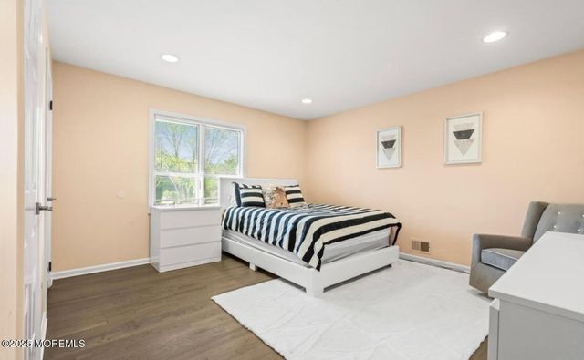 16 Bridle Drive, West Long Branch, NJ 07764