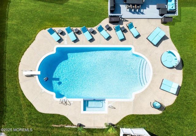 16 Bridle Drive, West Long Branch, NJ 07764