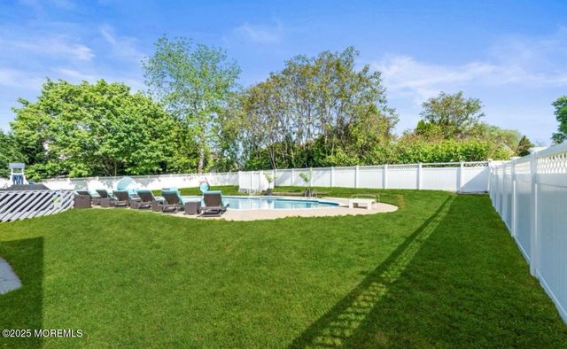 16 Bridle Drive, West Long Branch, NJ 07764