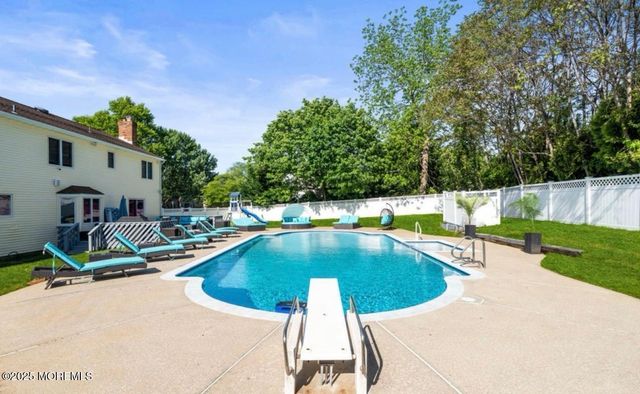 16 Bridle Drive, West Long Branch, NJ 07764