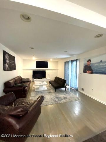 16 Bridle Drive, West Long Branch, NJ 07764