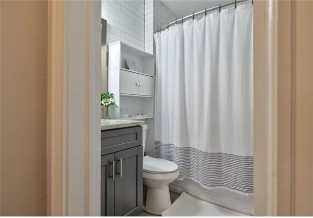 1074 Jefferson Avenue, East Point, GA 30344