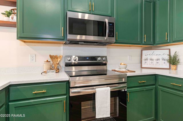 109 S Pat Street, Scott, LA 70583