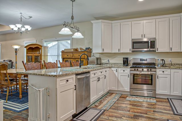 201 Peaceful Ln, Sparta, TN 38583