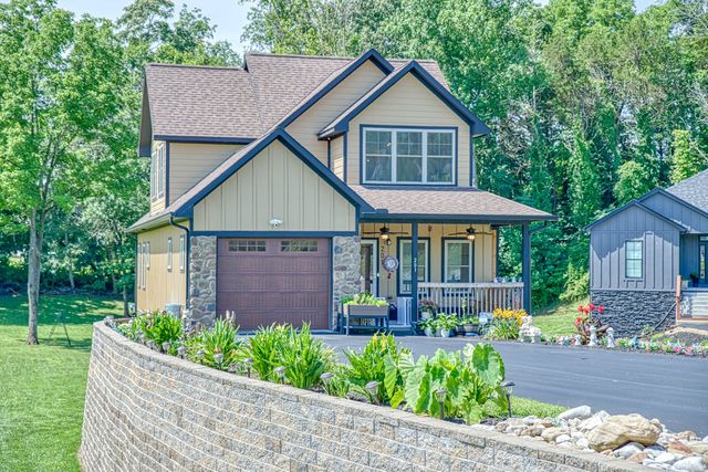 201 Peaceful Ln, Sparta, TN 38583