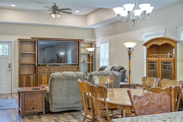 201 Peaceful Ln, Sparta, TN 38583
