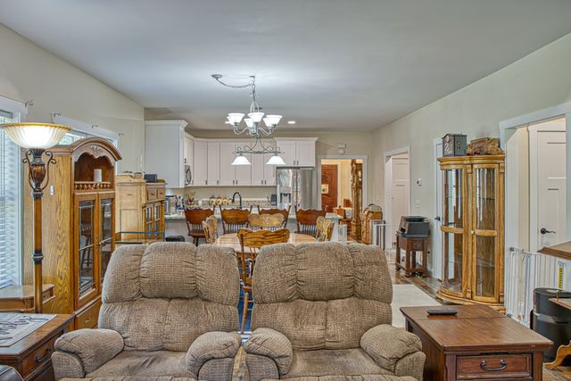 201 Peaceful Ln, Sparta, TN 38583