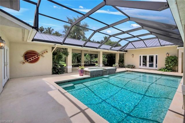 675 Murex DR, Naples, FL 34102
