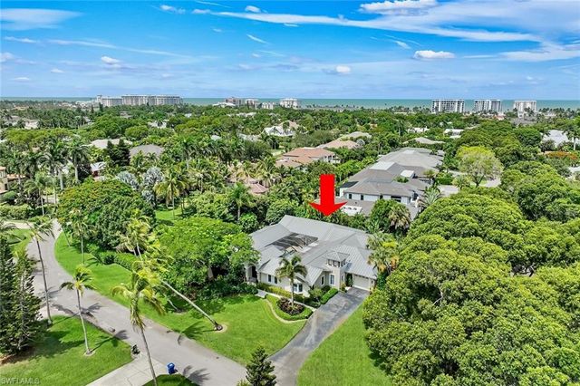 675 Murex DR, Naples, FL 34102