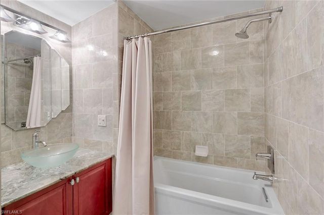 675 Murex DR, Naples, FL 34102