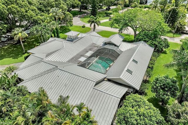 675 Murex DR, Naples, FL 34102