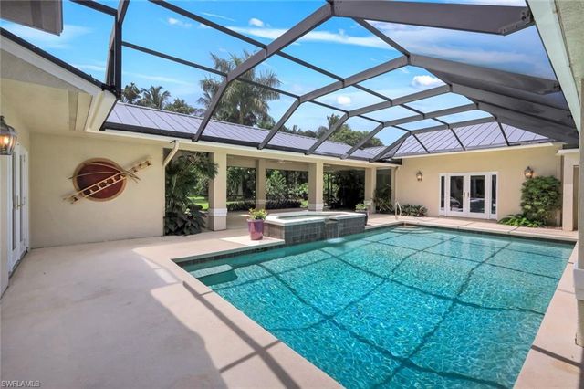 675 Murex DR, Naples, FL 34102
