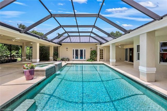 675 Murex DR, Naples, FL 34102
